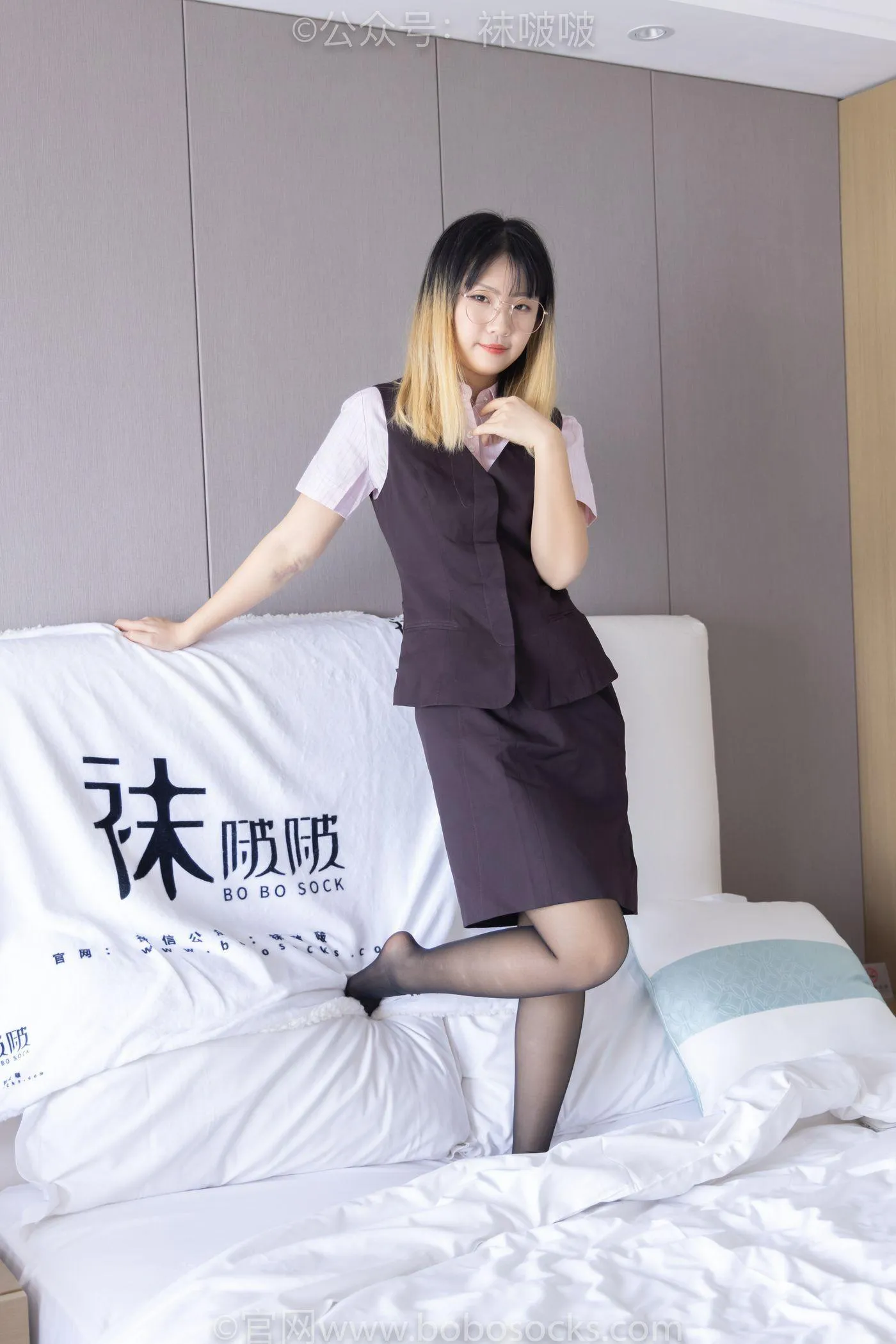 [BoBoSocks袜啵啵]NO.065 砂糖-招行制服、高跟鞋、黑丝 [140P]插图9